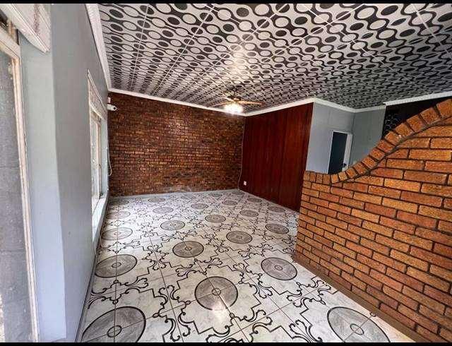 2 BEDROOM PROPERTY TO RENT IN SELCOURT